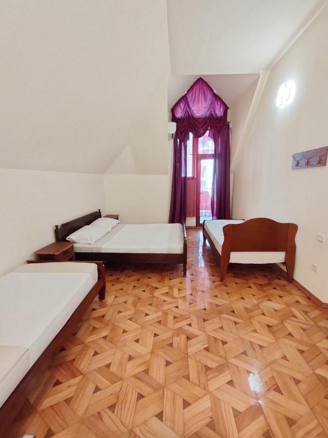 Batumi Sun Hostel Bagian luar foto