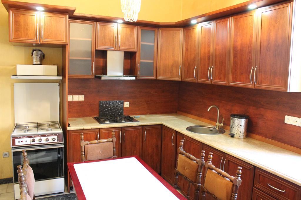 Batumi Sun Hostel Bagian luar foto