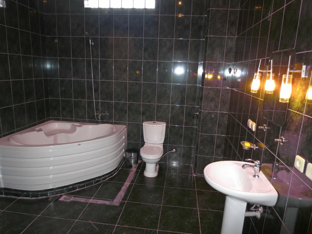 Batumi Sun Hostel Ruang foto