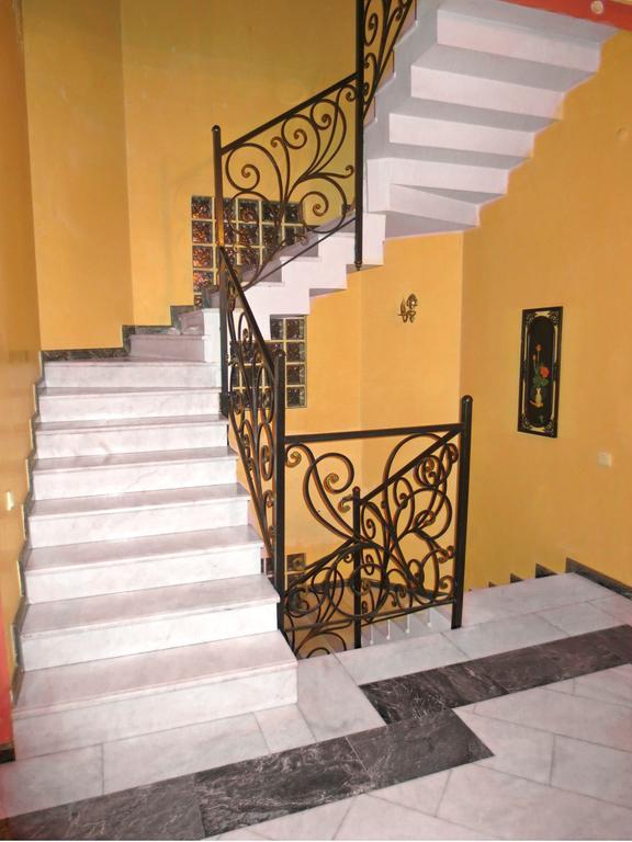 Batumi Sun Hostel Bagian luar foto
