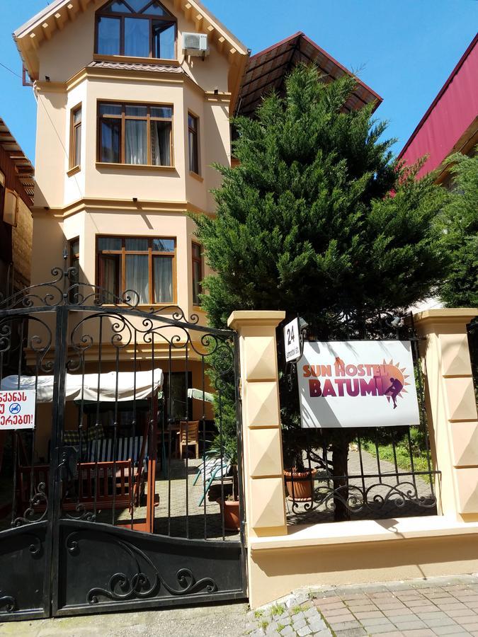 Batumi Sun Hostel Bagian luar foto